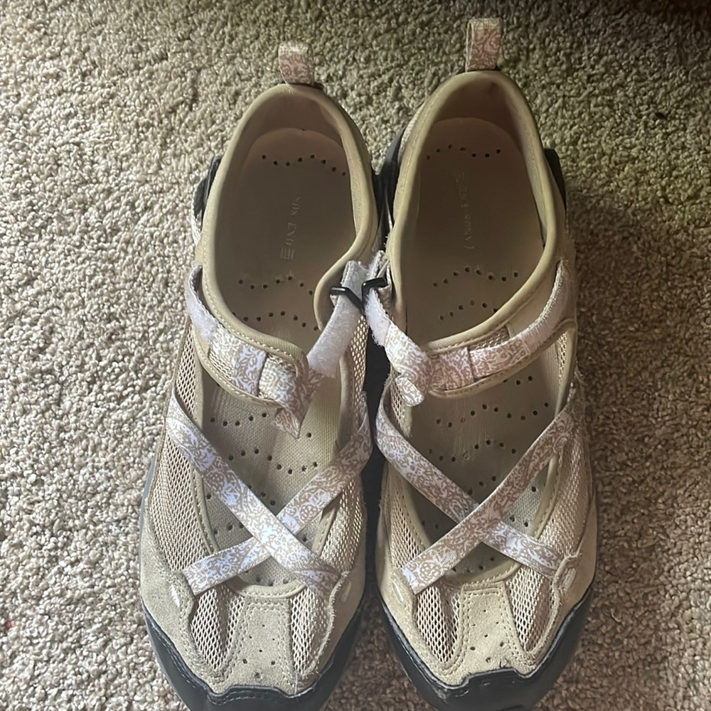 Lands End | Cream Athletic Hiking Sandals | Women's Size 10